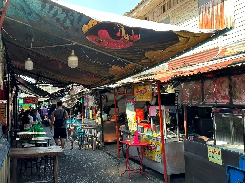 Bangkok-噗市場Talat Phlu 傳統市場美食多