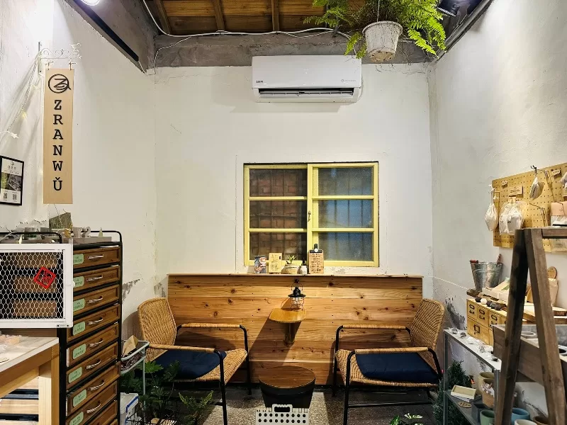 wood51513-jpeg 中壢-調香木屋Coffee馬祖新村 紅磚綠樹 氣氛好好