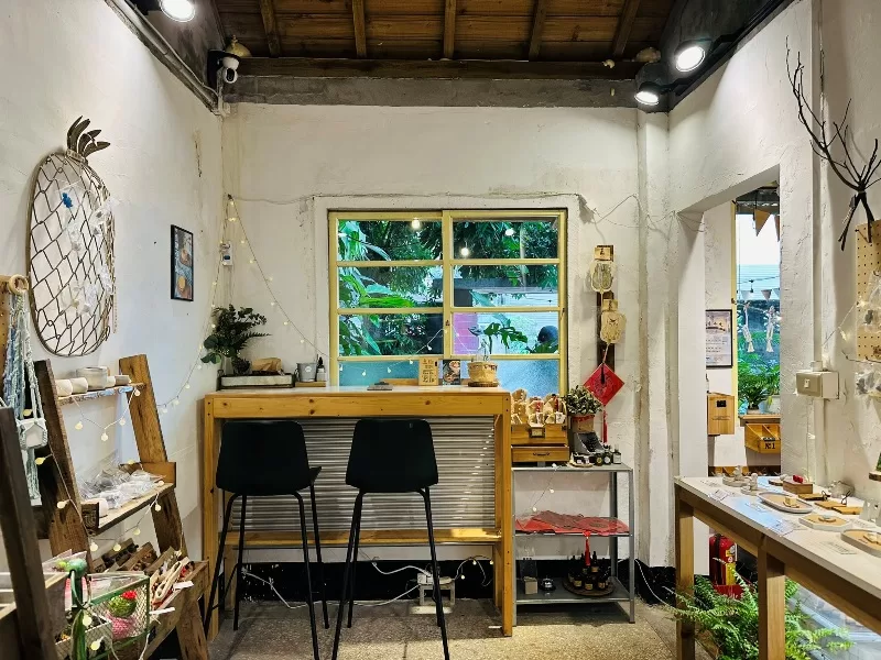 wood51514-jpeg 中壢-調香木屋Coffee馬祖新村 紅磚綠樹 氣氛好好