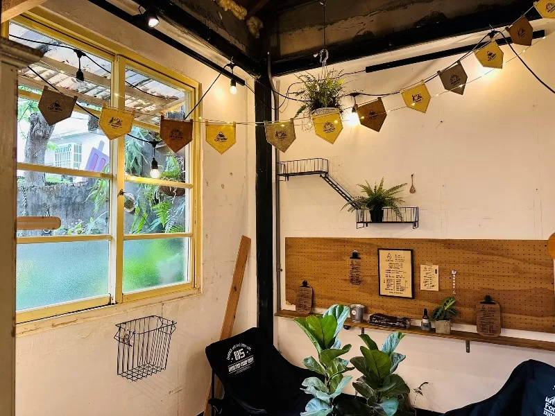 wood51515-jpeg 中壢-調香木屋Coffee馬祖新村 紅磚綠樹 氣氛好好