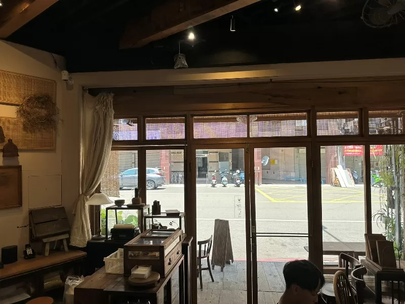 bog06-jpeg 前金-二雄咖啡 復古日式宅 老闆是多拉A夢迷吧!!!