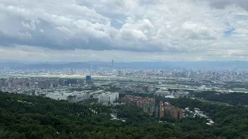 Jiantan15-jpeg 士林-劍潭山親山步道 三角點/微風平台/北眼平台/老地方觀機平台/圓山飯店