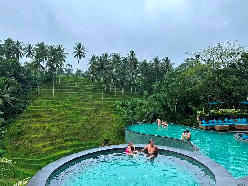 Bali-Cretya Ubud網美與她的產地 與雨共舞一上午 加碼梯田好景色 Bali-Cretya Ubud網美與她的產地 與雨共舞一上午 加碼梯田好景色