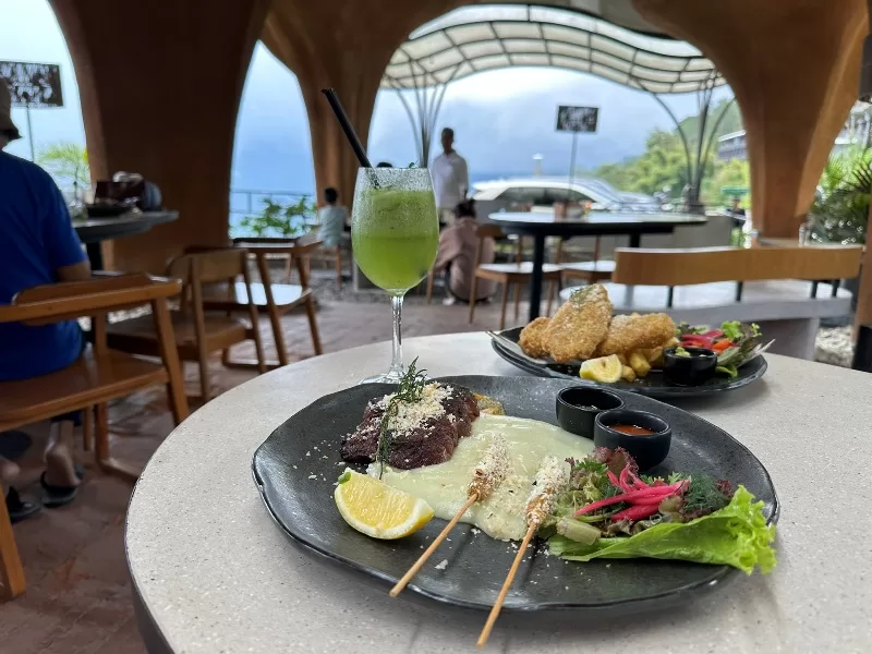 okuta09-jpeg Bali-巴杜爾火山景觀第一排Okuta可愛小店 時晴時雨的美好景色