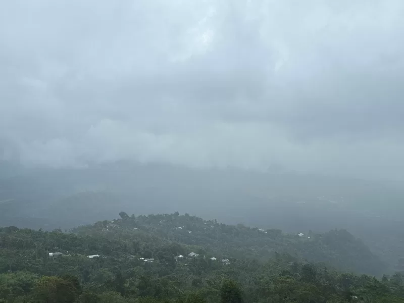 okuta11-jpeg Bali-巴杜爾火山景觀第一排Okuta可愛小店 時晴時雨的美好景色