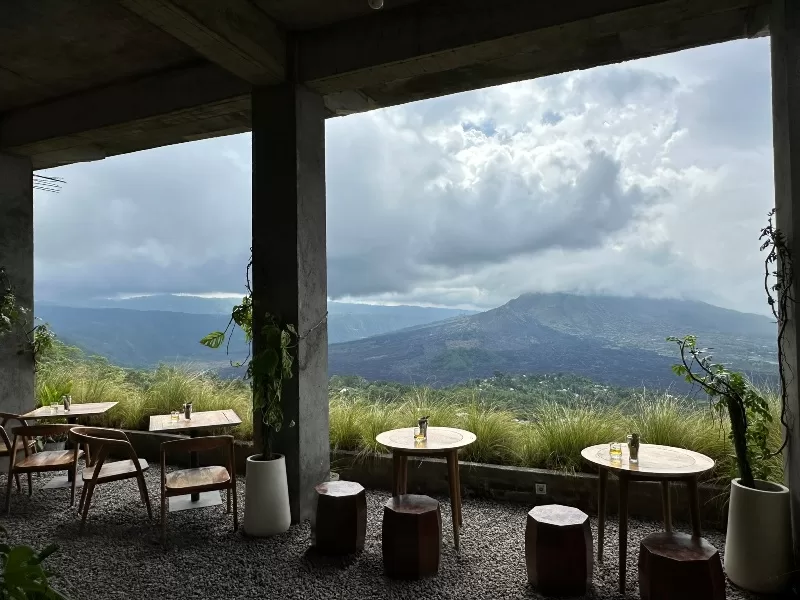 okuta12-jpeg Bali-巴杜爾火山景觀第一排Okuta可愛小店 時晴時雨的美好景色