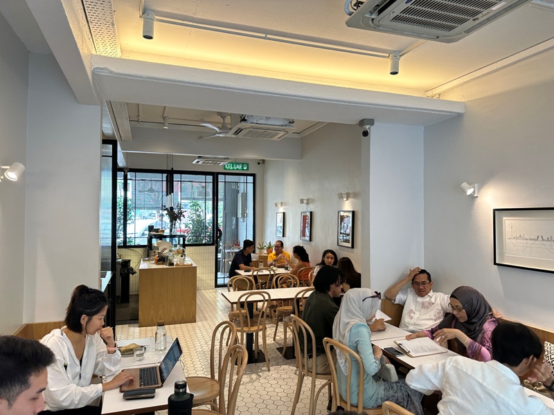 podgy070105 Kuala Lumpur-傳統社區內的咖啡香PODGY Kurau 班蘭蛋糕真搭