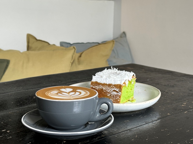 podgy070109 Kuala Lumpur-傳統社區內的咖啡香PODGY Kurau 班蘭蛋糕真搭