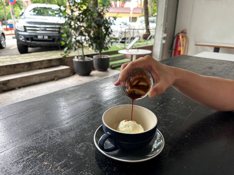 podgy070110 Kuala Lumpur-傳統社區內的咖啡香PODGY Kurau 班蘭蛋糕真搭