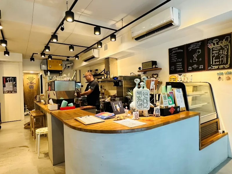 Kestudio02-jpeg 板橋-咖啡錁 Coffee Ké Studio 咖啡與藝文空間(怪獸雀莊展)