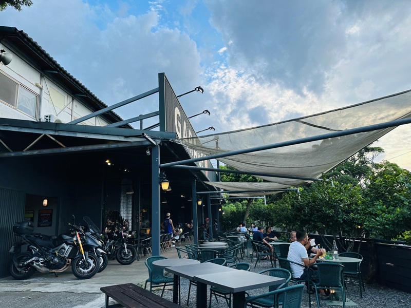 garage6402 八里-Garage Cafe觀音山腰 賞台北港