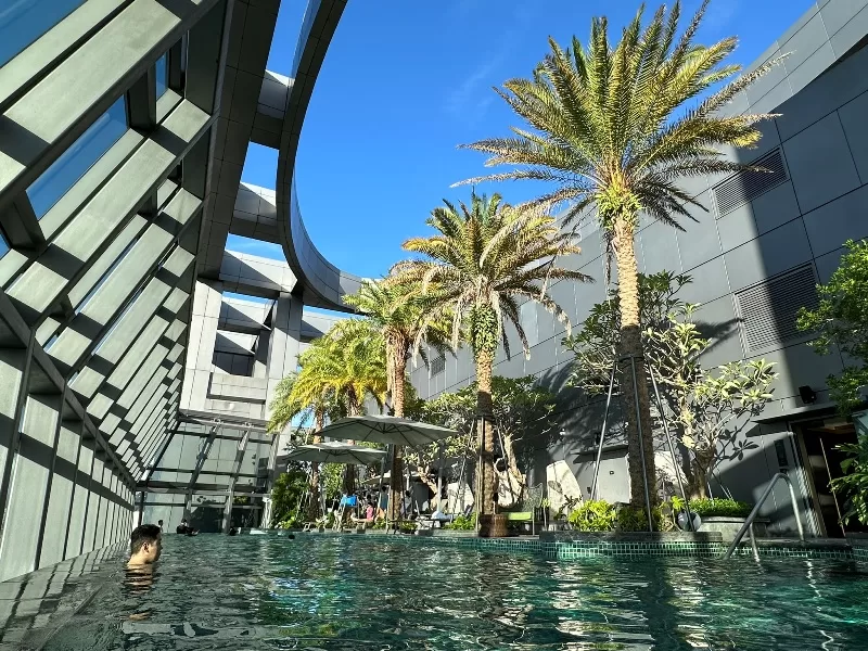 shibanhilton18-jpeg 板橋-新板希爾頓 入秋前的網美泳池體驗