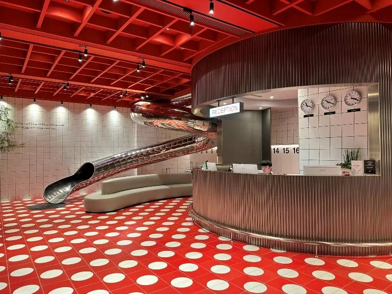 reddot03-jpeg 台中中區-紅點文旅 大人小孩一起溜滑梯的設計酒店