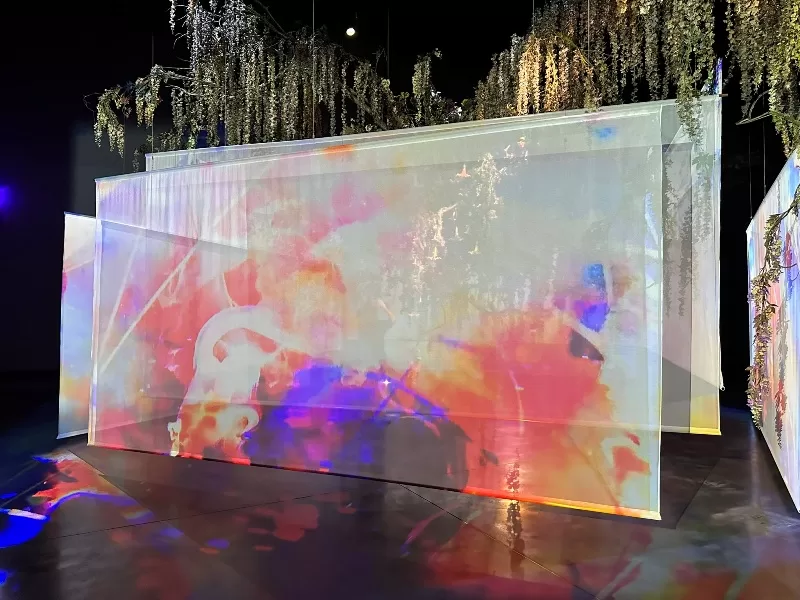 hirosaki12-jpeg Hirosaki-弘前れんが倉庫美術館 奈良美智白色大狗與蜷川實花