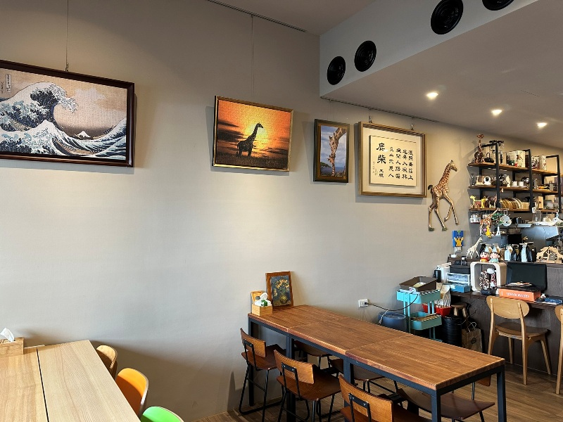 luchaicafe04 安平-鹿柴咖啡 滿滿長頸鹿的擺設 安平港邊可愛小店
