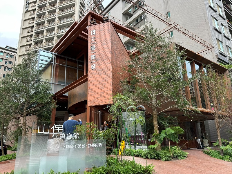 paenook01 林口-Pae Nook胚 二店 還是接待中心? 小而美...