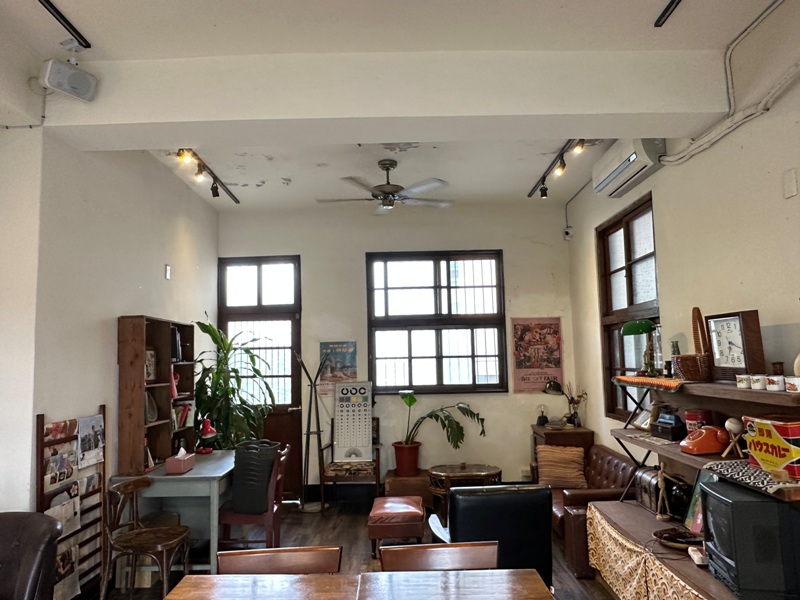 ShiuJiou16 板橋-旭舊咖啡 老宅紅門懷舊風