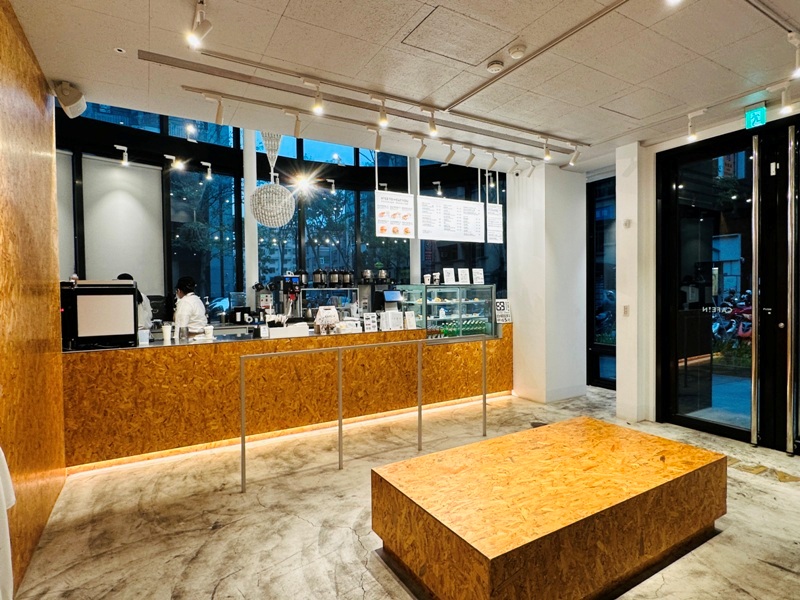 cafeinhsinchu0105 新竹東區-硬咖啡Cafe !N進駐新竹天母 極簡風清爽明亮
