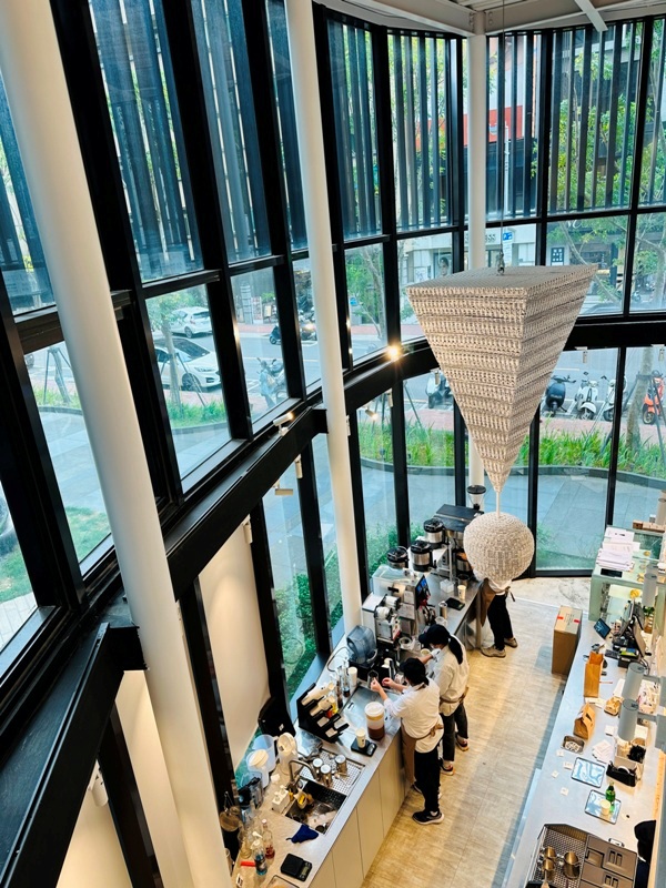 cafeinhsinchu0110 新竹東區-硬咖啡Cafe !N進駐新竹天母 極簡風清爽明亮