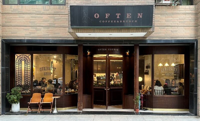 oftencoffee01 中壢-時常咖啡Often Coffee復古英倫風 旋轉門轉出新姿態