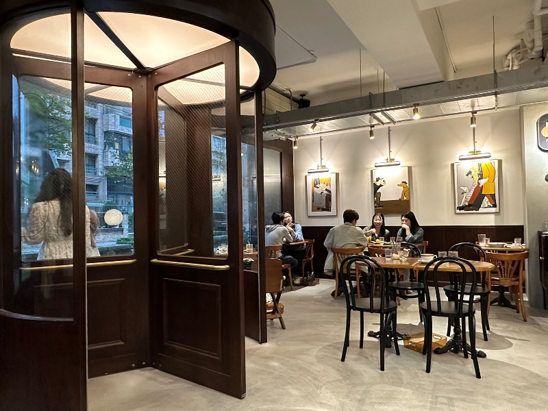 oftencoffee07 中壢-時常咖啡Often Coffee復古英倫風 旋轉門轉出新姿態