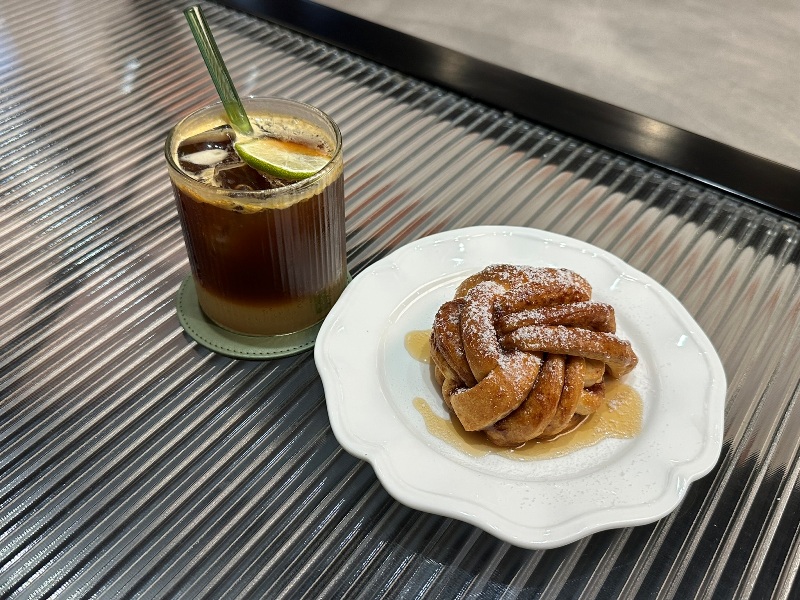 oftencoffee09 中壢-時常咖啡Often Coffee復古英倫風 旋轉門轉出新姿態