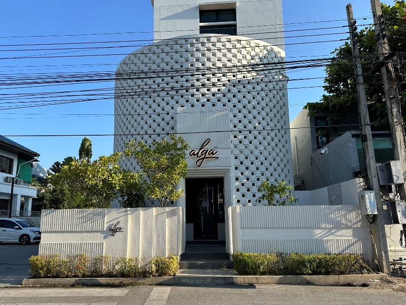 alga1 Chiang Mai-Alga Cafe純白簡約 清爽的一杯咖啡