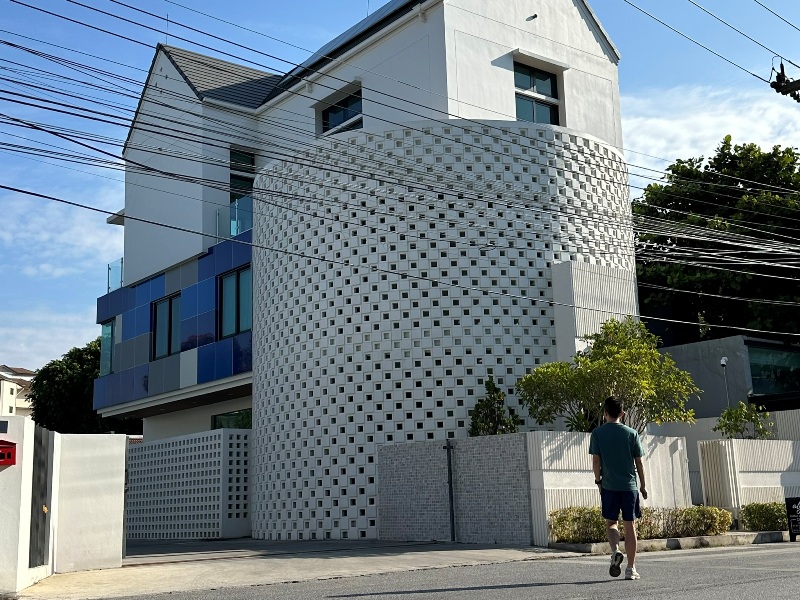 alga8 Chiang Mai-Alga Cafe純白簡約 清爽的一杯咖啡