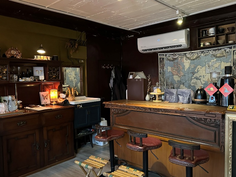 aroundtheblock0103 中正-隅咖啡 老派理髮廳變身溫馨懷舊咖啡館