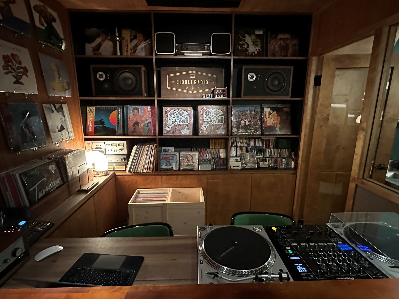 sidoli02 大同-小島裏Sidoli Radio音樂咖啡的質感店 用聲音說故事