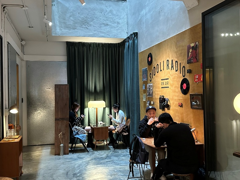 sidoli05 大同-小島裏Sidoli Radio音樂咖啡的質感店 用聲音說故事