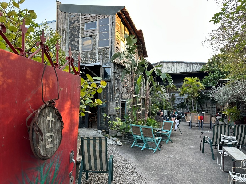 13011103 南屯-十三咖啡 春日傍晚好乘涼