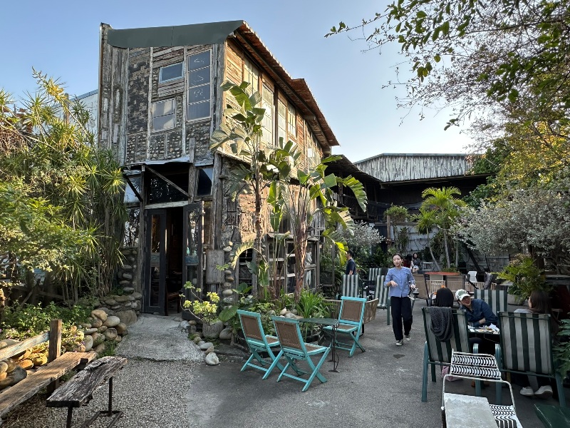 13011105 南屯-十三咖啡 春日傍晚好乘涼