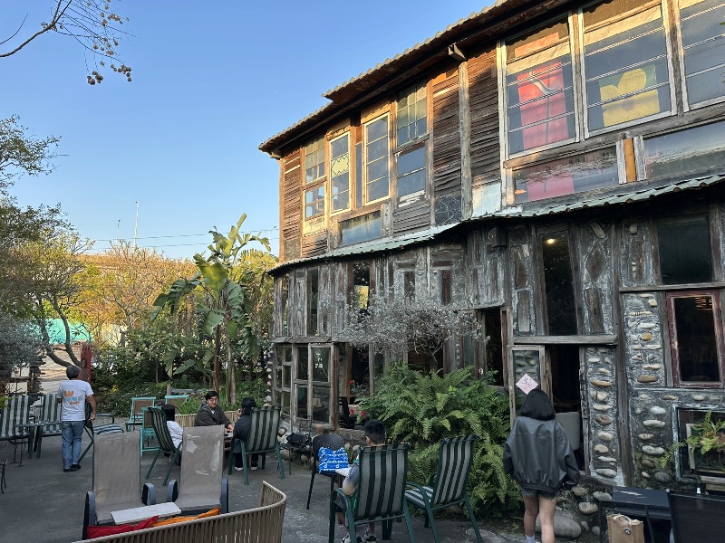 13011109 南屯-十三咖啡 春日傍晚好乘涼