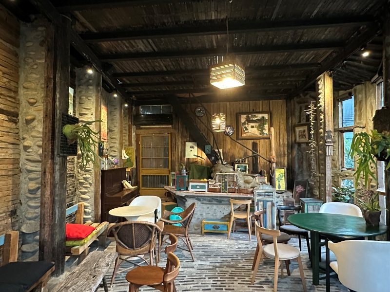 13011114 南屯-十三咖啡 春日傍晚好乘涼