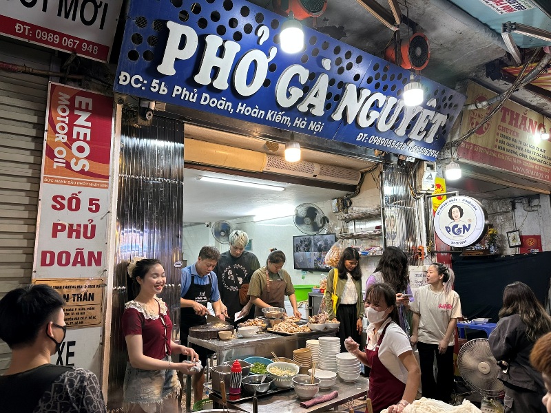 pgn1 Hanoi-Pho Ga Nguyet米其林必比登推薦 雞肉河粉 嫩...