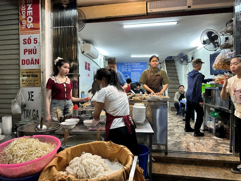 pgn2 Hanoi-Pho Ga Nguyet米其林必比登推薦 雞肉河粉 嫩...