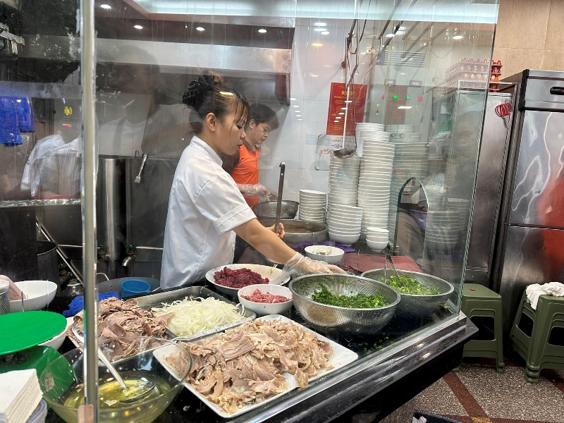 pho103 Hanoi-Pho 10 Ly Quoc Su必比登推薦牛肉河粉 湯頭鮮甜牛肉嫩