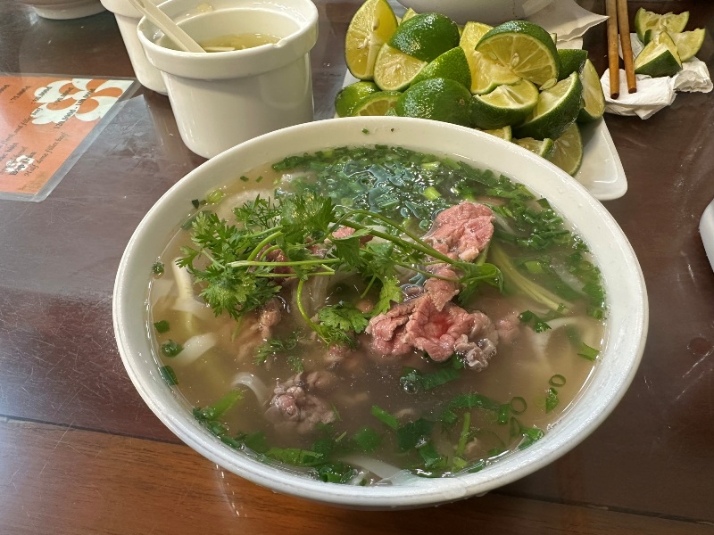 pho104 Hanoi-Pho 10 Ly Quoc Su必比登推薦牛肉河粉 湯頭鮮甜牛肉嫩