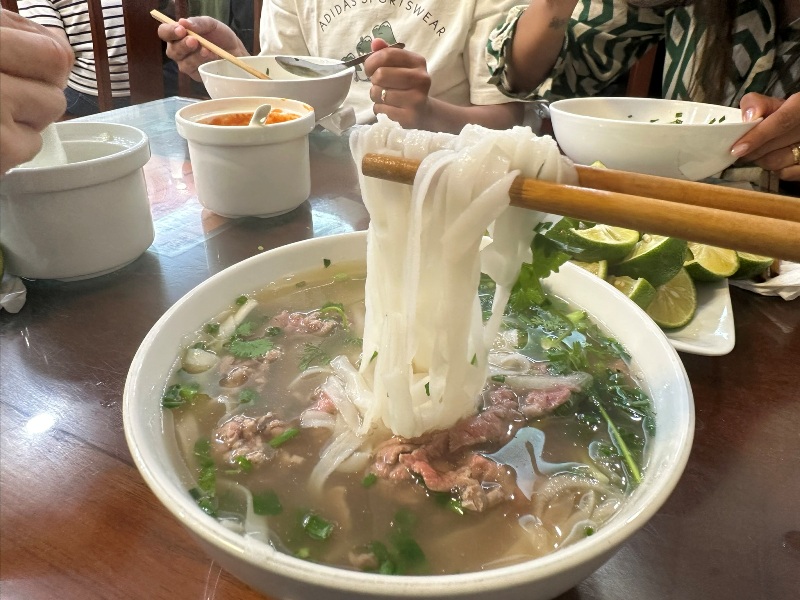 pho105 Hanoi-Pho 10 Ly Quoc Su必比登推薦牛肉河粉 湯頭鮮甜牛肉嫩