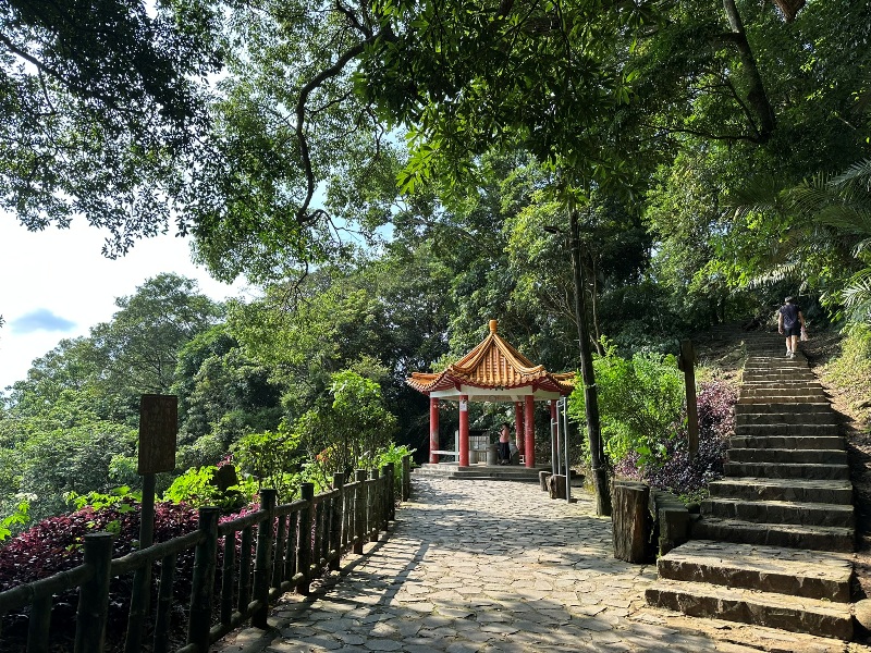 feifong05 芎林-飛鳳山輕鬆走 夏日午後上山躲豔陽賞落日