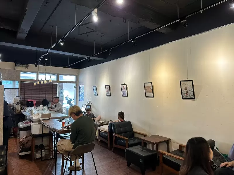 fifties3 鹽埕-五零年代咖啡 簡單樸實只有手沖