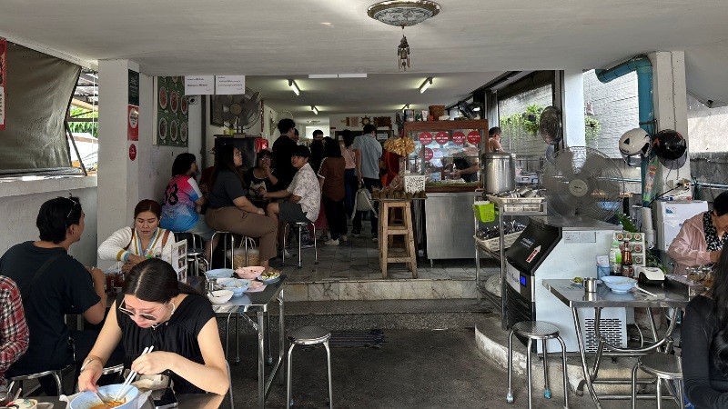 Khao-Soi-Mae-Saiii03 Chiang Mai-必比登Khao Soi Mae Sai咖哩雞腿香辣夠味