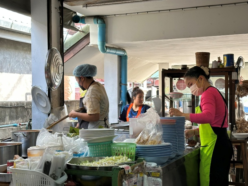 Khao-Soi-Mae-Saiii05 Chiang Mai-必比登Khao Soi Mae Sai咖哩雞腿香辣夠味