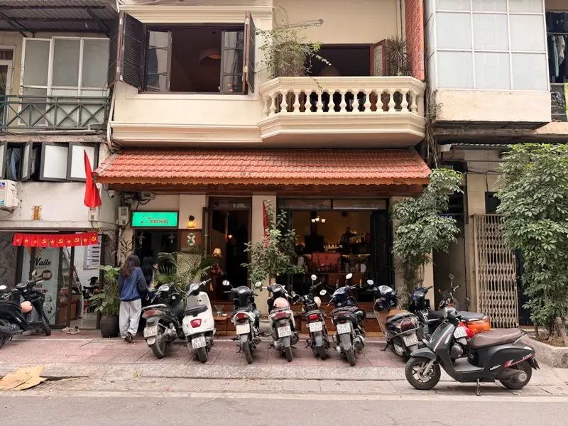 bighug01 Hanoi-河內老街的午後擁抱Neighbors Big Hug