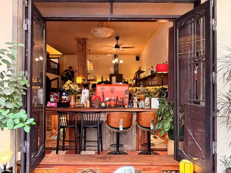 bighug02 Hanoi-河內老街的午後擁抱Neighbors Big Hug