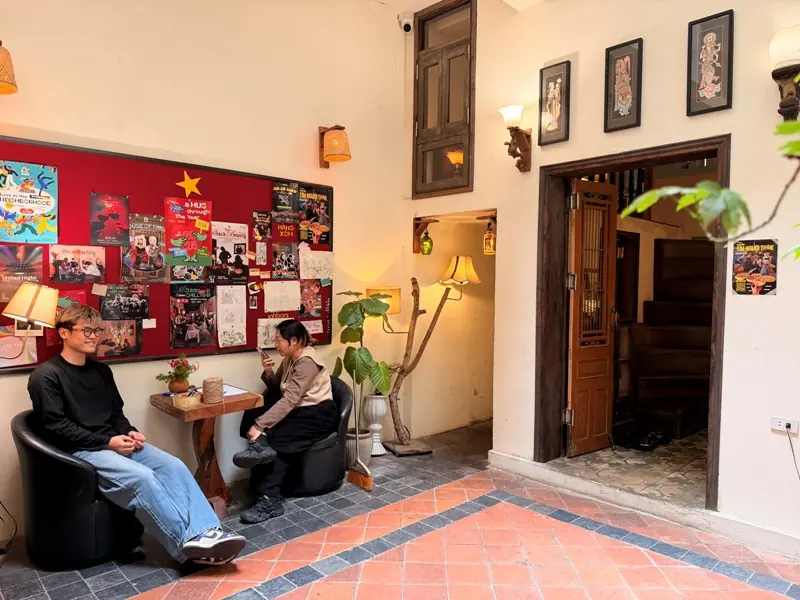 bighug04 Hanoi-河內老街的午後擁抱Neighbors Big Hug