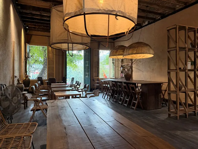 maykitchen21110 Hanoi-大紅門 清晨天井的清靜May Kitchenware & Café河內網紅店