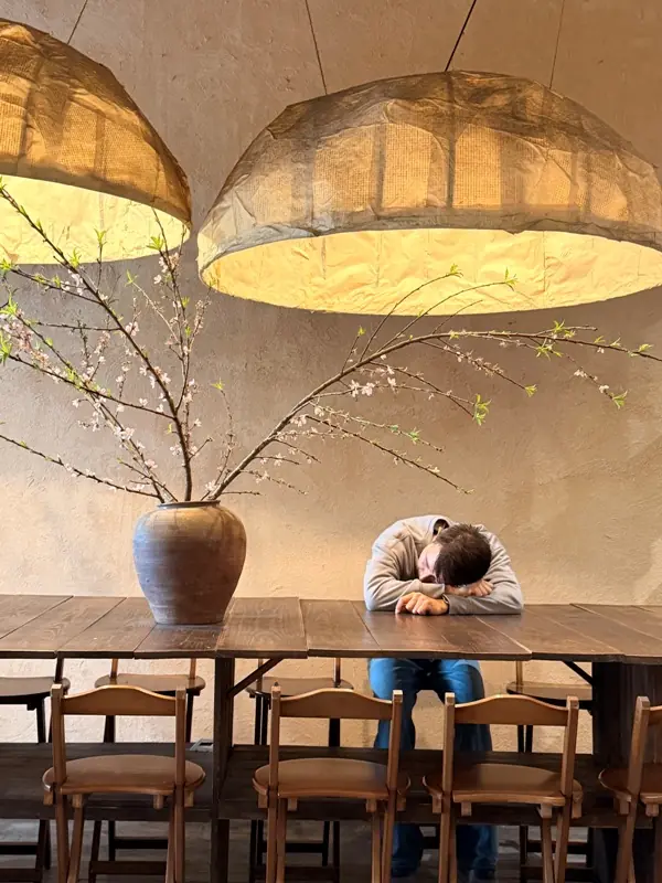 maykitchen21111 Hanoi-大紅門 清晨天井的清靜May Kitchenware & Café河內網紅店