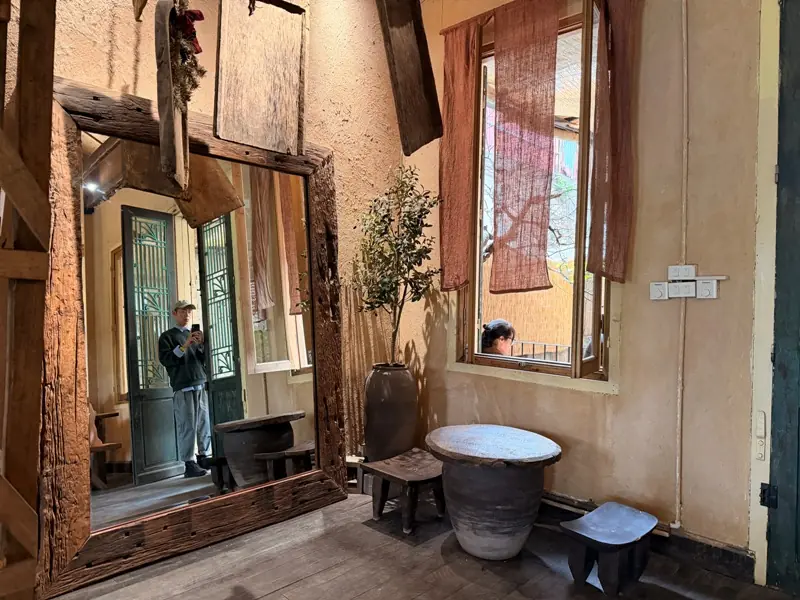 maykitchen21116 Hanoi-大紅門 清晨天井的清靜May Kitchenware & Café河內網紅店